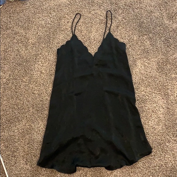 Black Dress - Picture 4 of 5